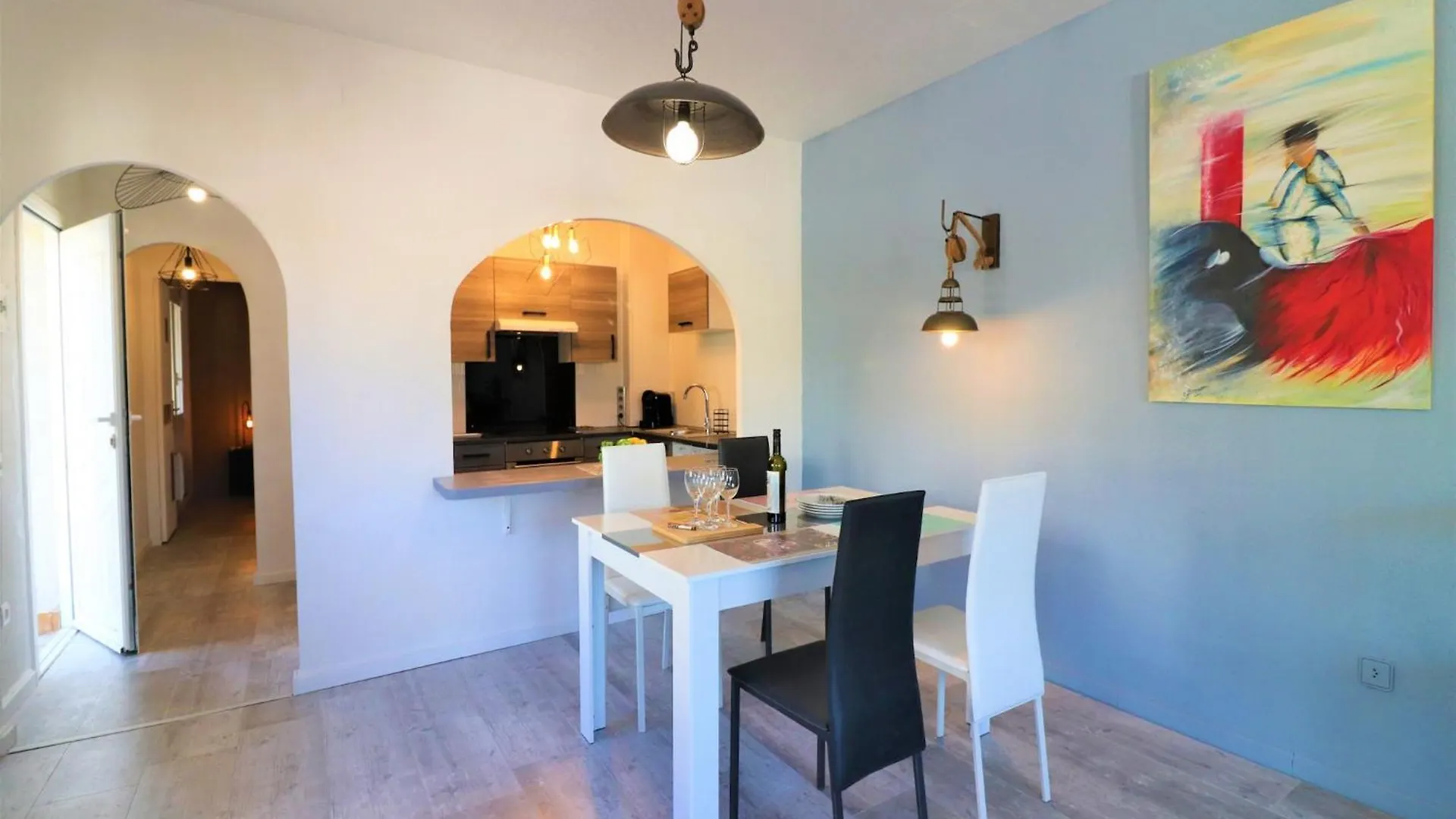 Apartment With Scenic View Roses