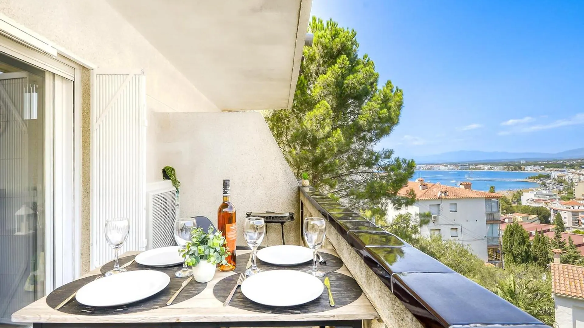 Apartment With Scenic View Roses Spain
